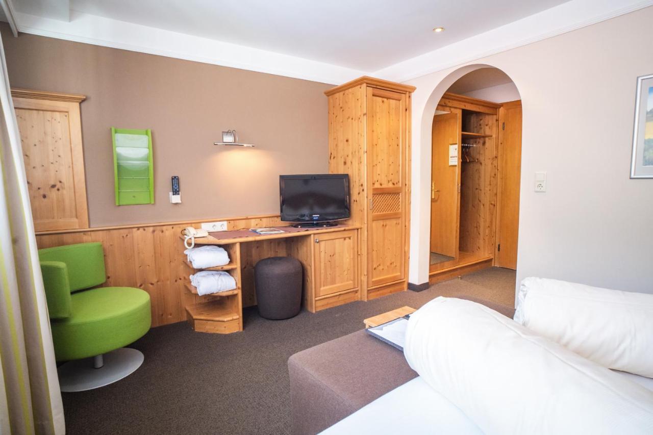 Hotel Aktiv Zur Rose 4*